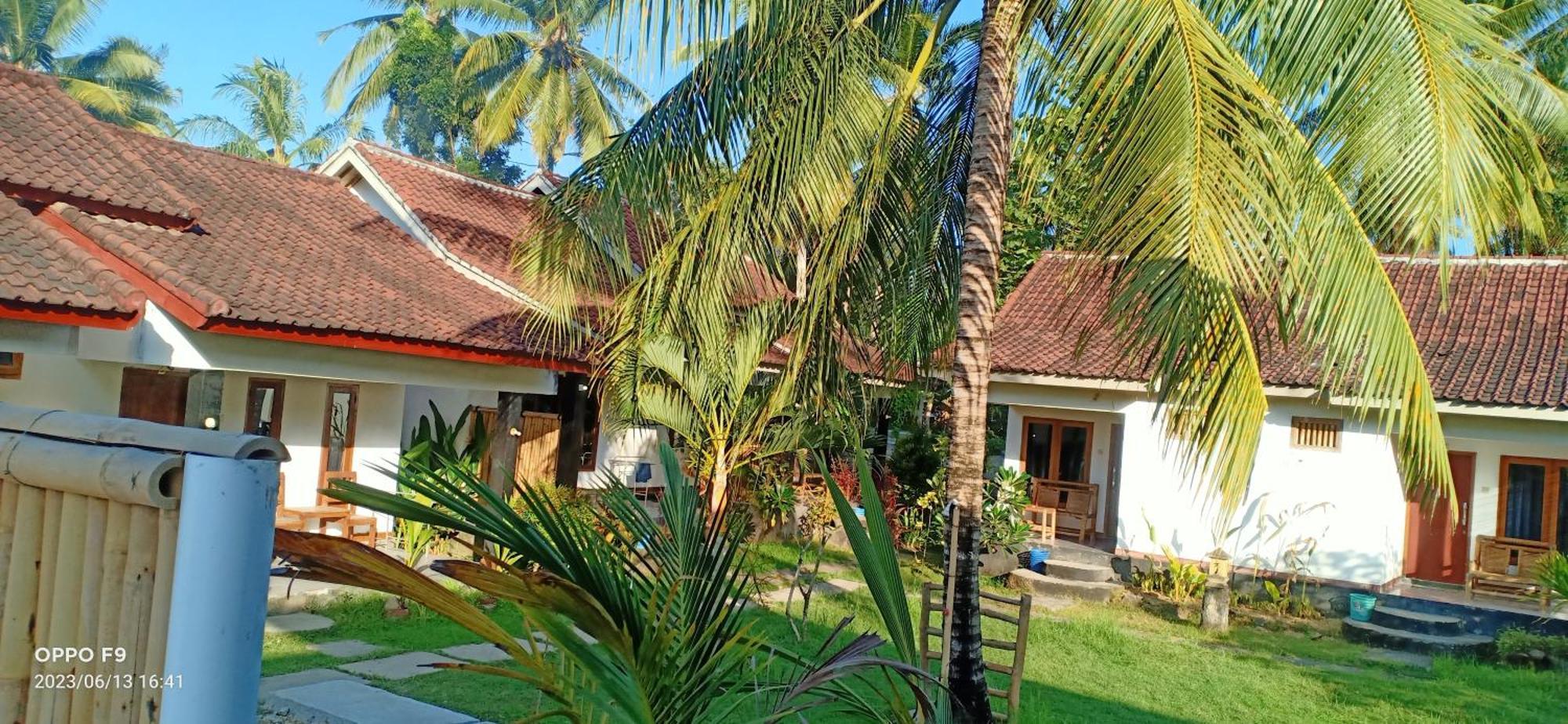 Dewi Garden Guesthouse Kuta  Exteriör bild