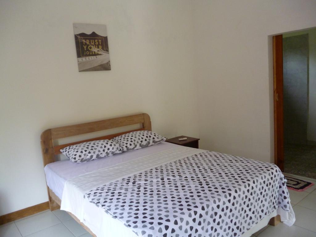 Dewi Garden Guesthouse Kuta  Exteriör bild