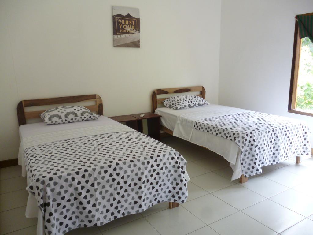 Dewi Garden Guesthouse Kuta  Exteriör bild