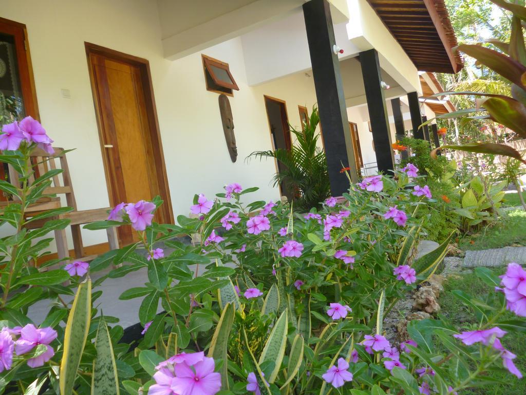 Dewi Garden Guesthouse Kuta  Exteriör bild