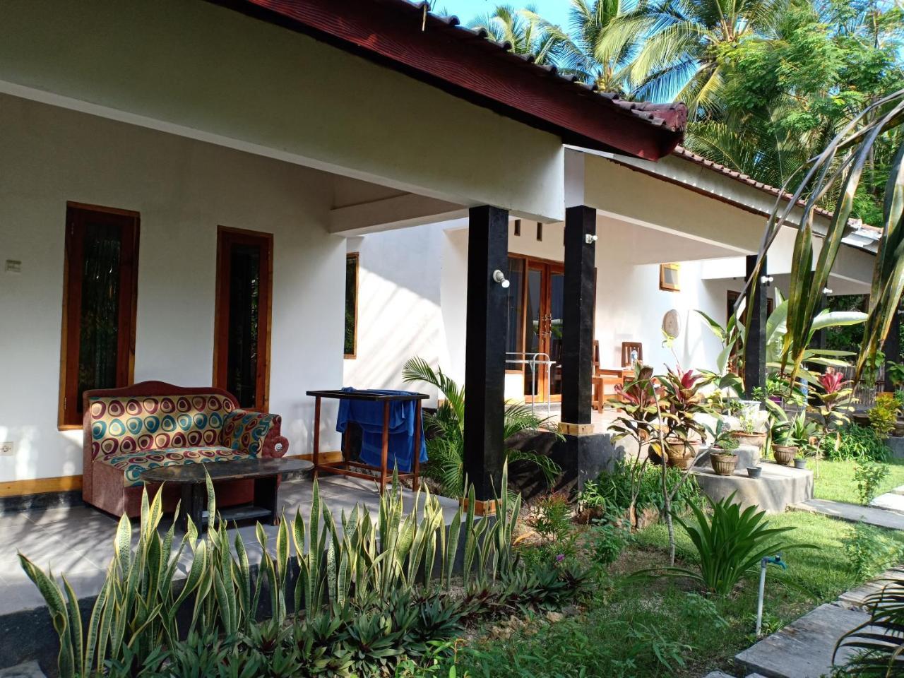 Dewi Garden Guesthouse Kuta  Exteriör bild