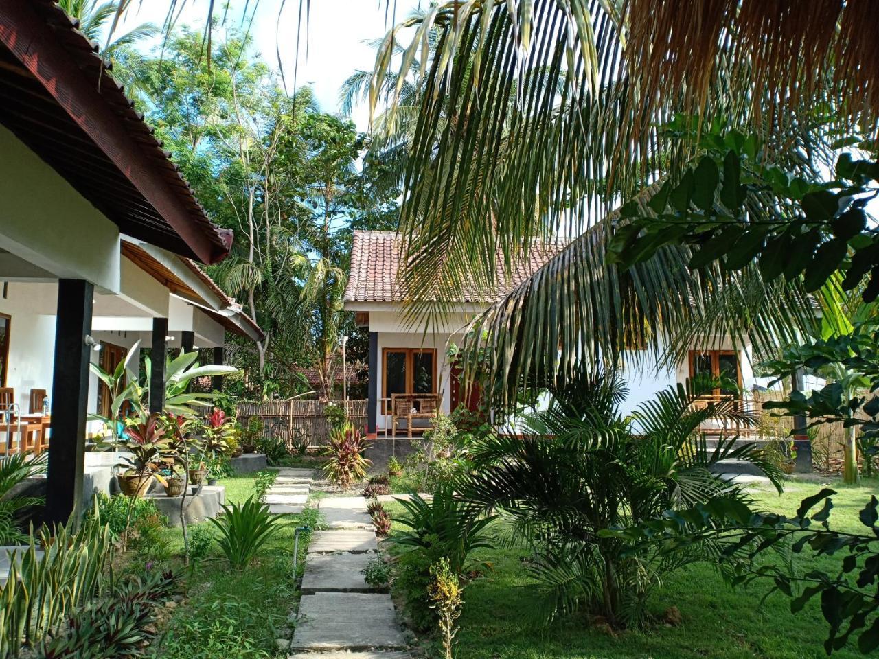 Dewi Garden Guesthouse Kuta  Exteriör bild