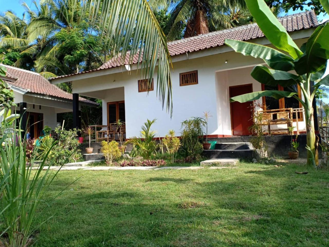 Dewi Garden Guesthouse Kuta  Exteriör bild